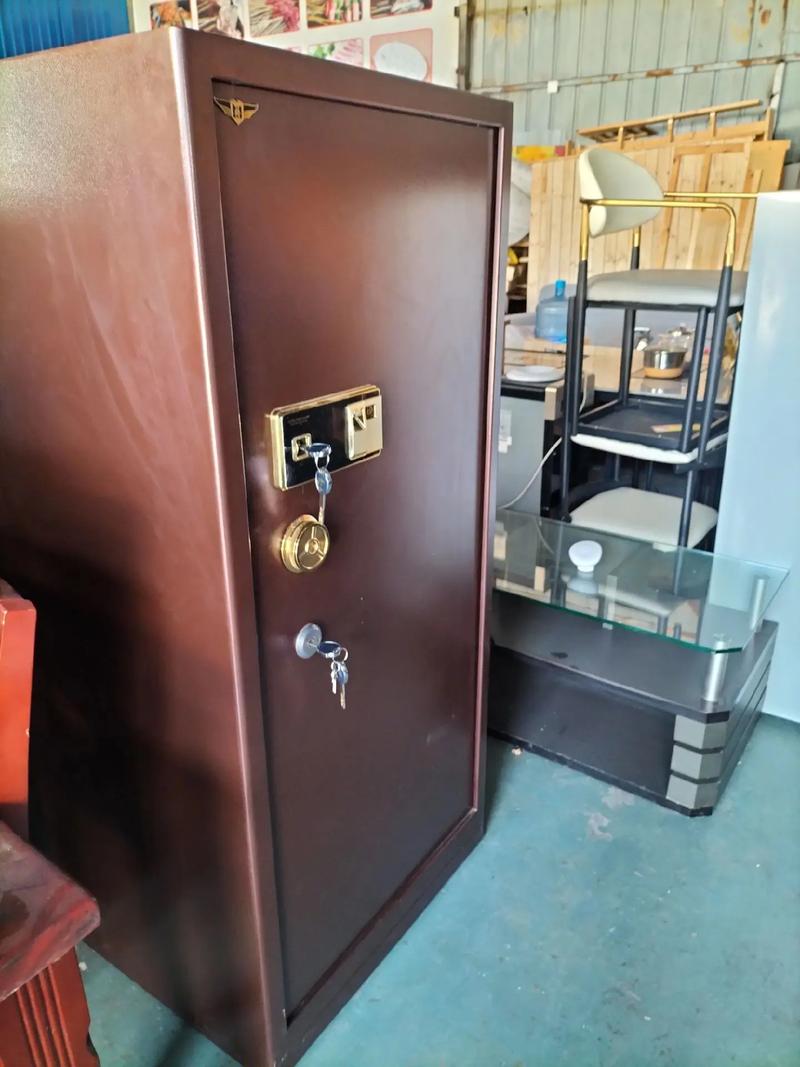 老式保险柜卡住故障