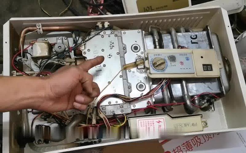 万和壁挂炉e2故障水泵不转